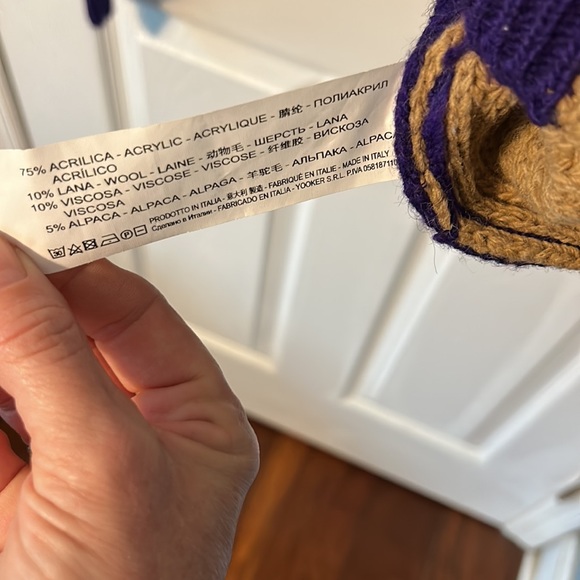 Beautifully well made biancoghiaccio sweater, Purple and Camel color size M - Picture 5 of 5